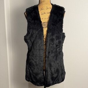 Jolt Women's Dark Faux Fur Vest